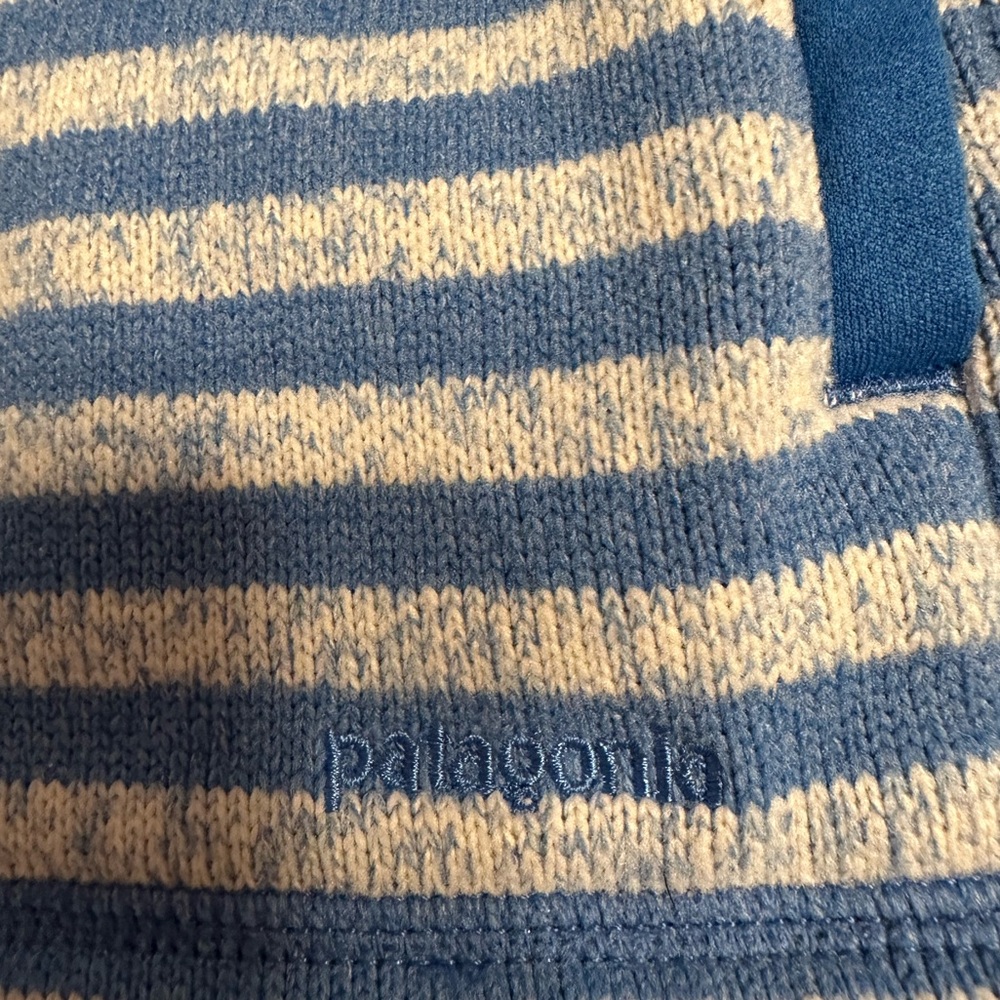 Women’s Patagonia Medium Blue/Gray Half Zip Sweater 💙 - Picture 3 of 5